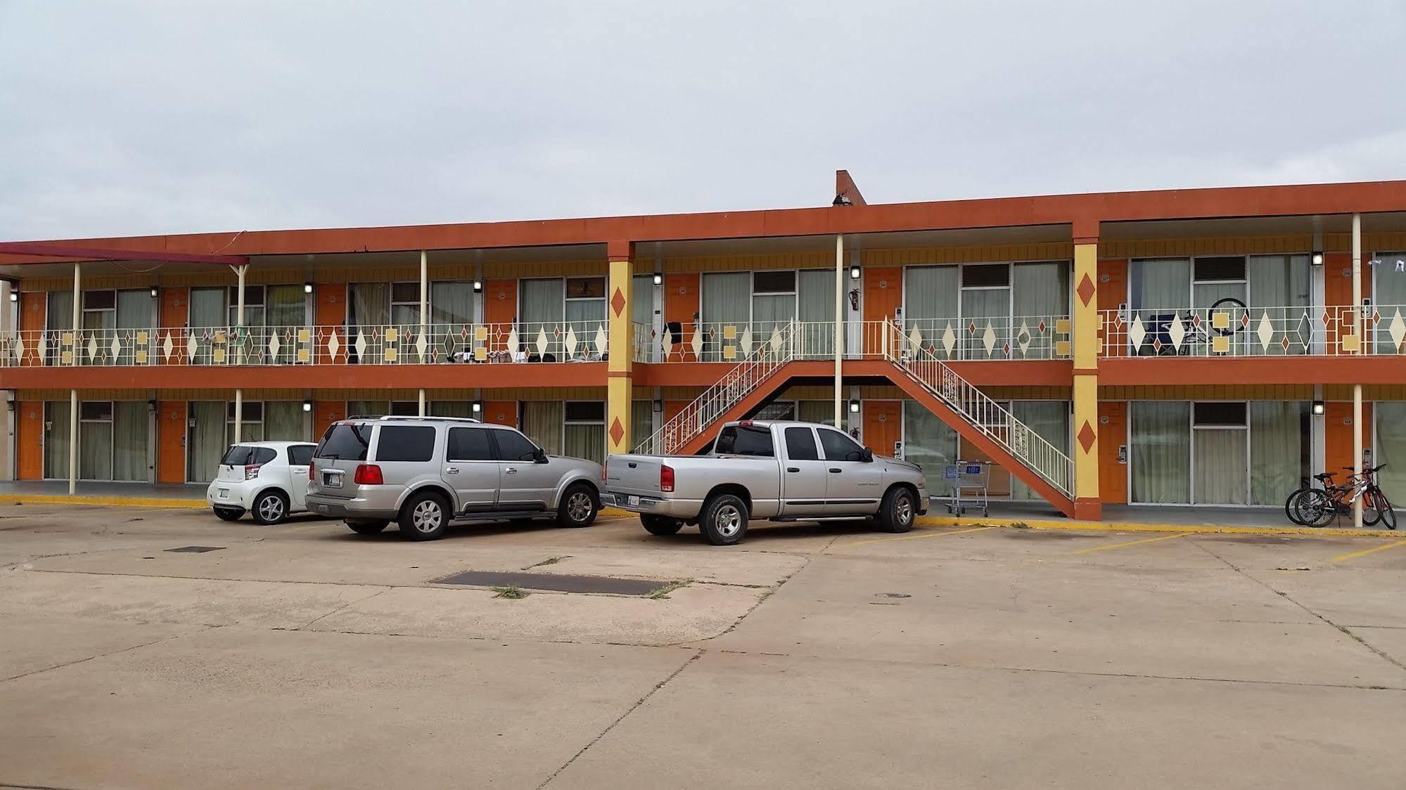 Glancy Motel Clinton Exterior photo