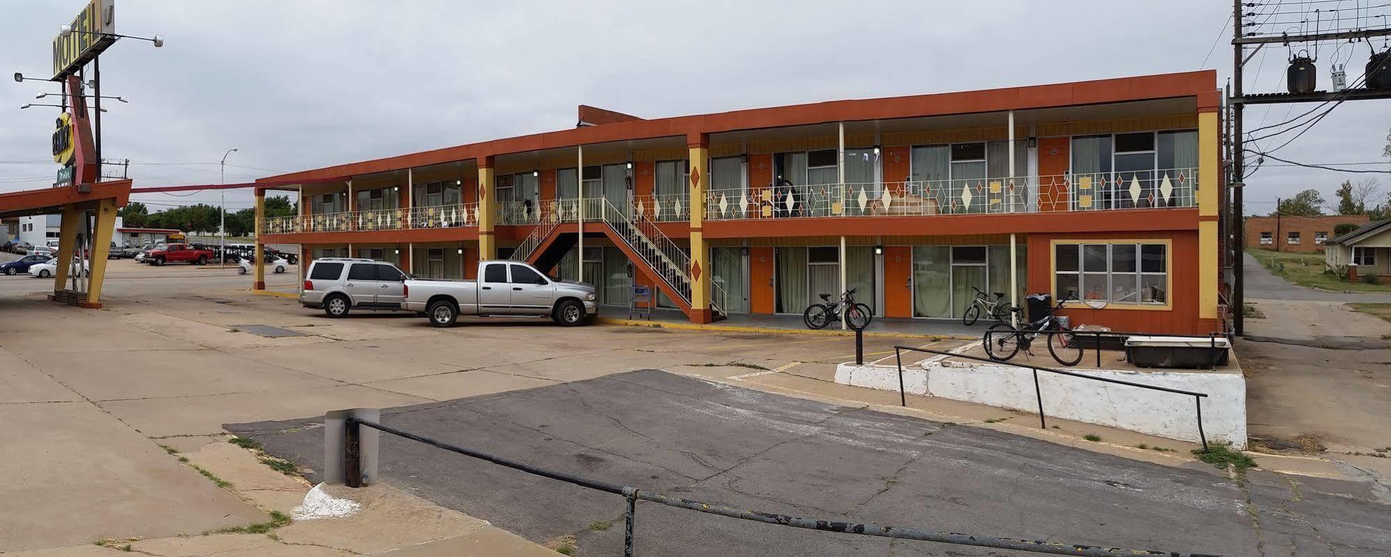 Glancy Motel Clinton Exterior photo